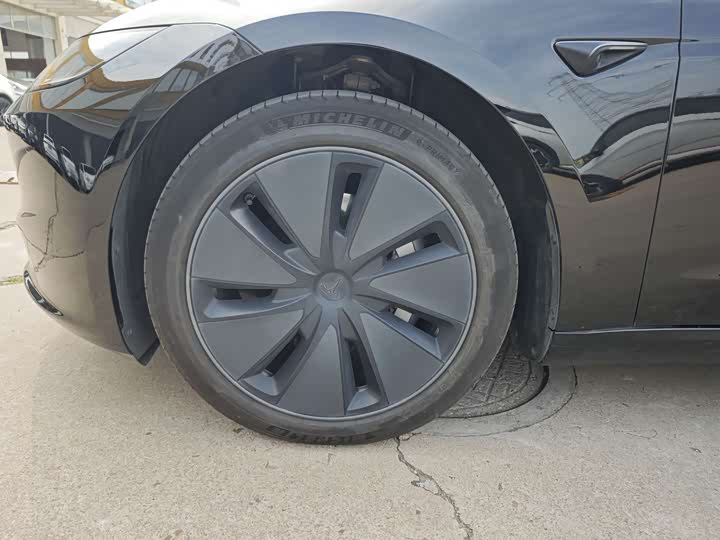 Фото 7 - Tesla Model 3