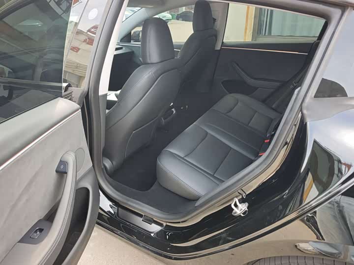 Фото 9 - Tesla Model 3