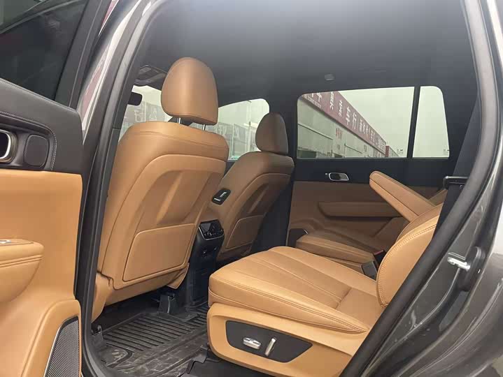 Фото 5 - LiXiang One