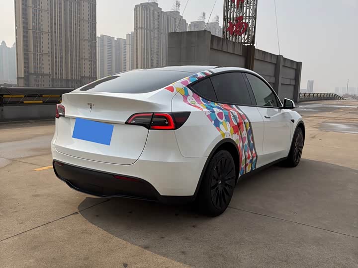 Фото 4 - Tesla Model Y