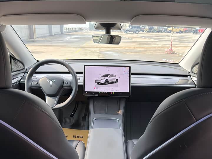 Фото 8 - Tesla Model Y