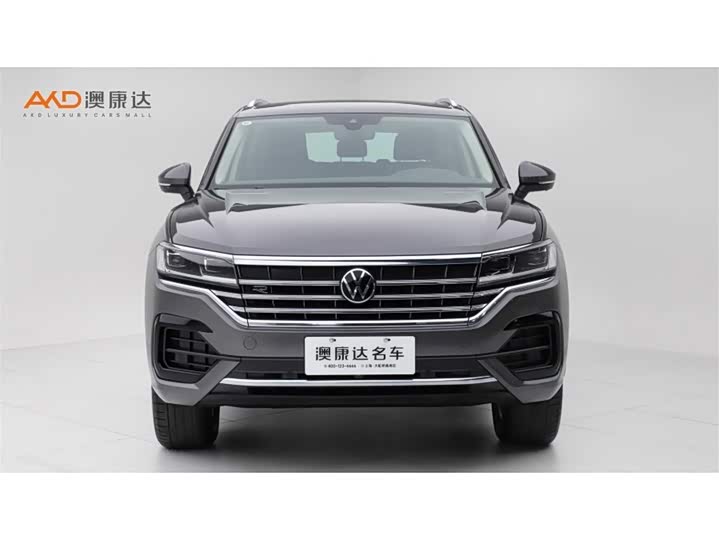 Фото 2 - Volkswagen Touareg