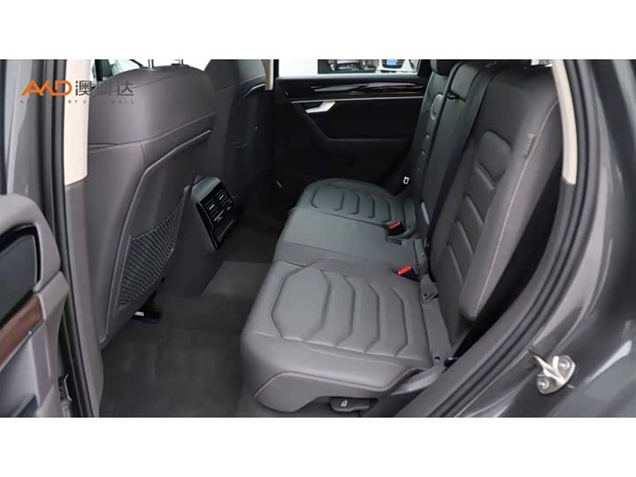 Фото 7 - Volkswagen Touareg