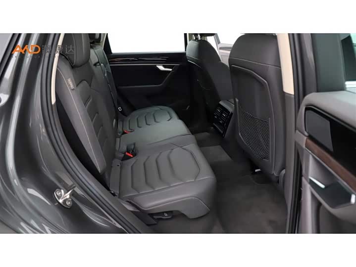 Фото 8 - Volkswagen Touareg