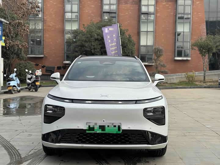 Фото 2 - XPeng G9