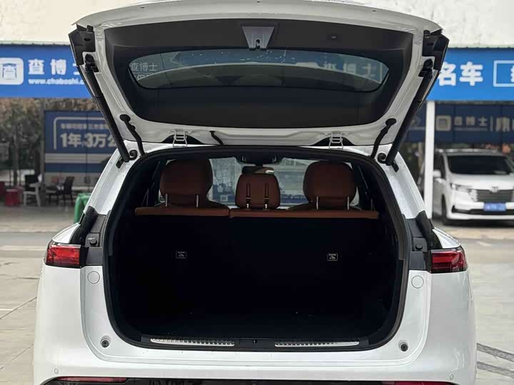 Фото 8 - XPeng G9