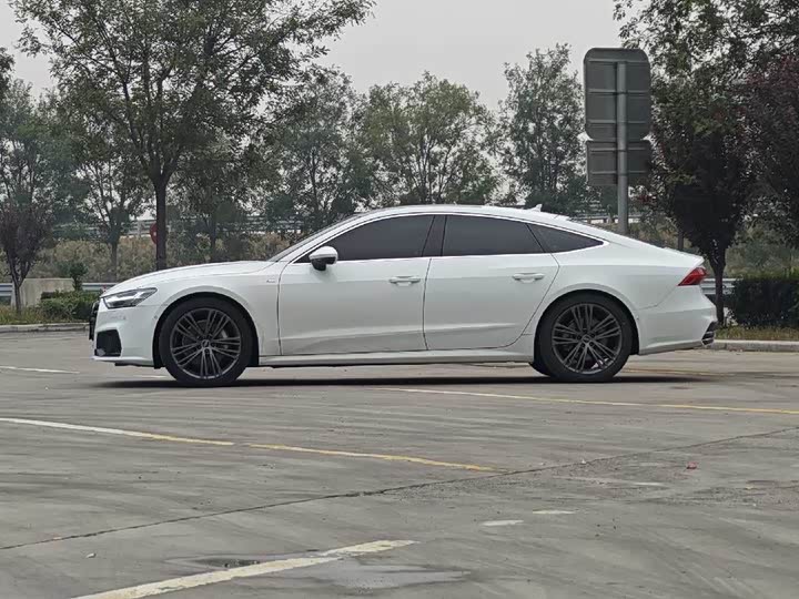 Фото 4 - Audi A7