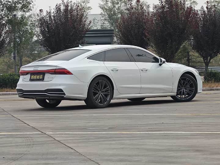 Фото 5 - Audi A7