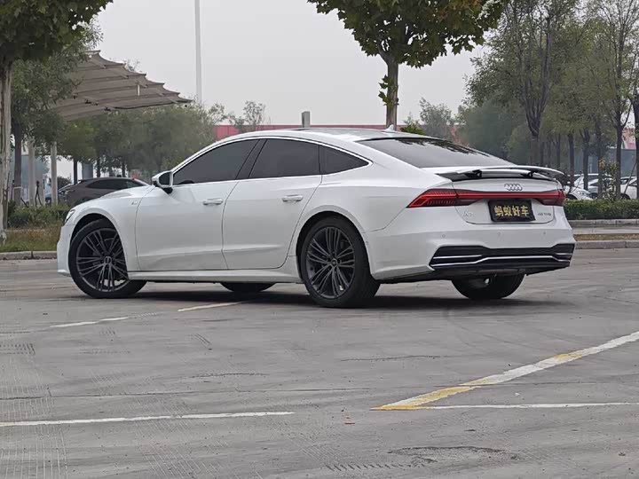 Фото 6 - Audi A7