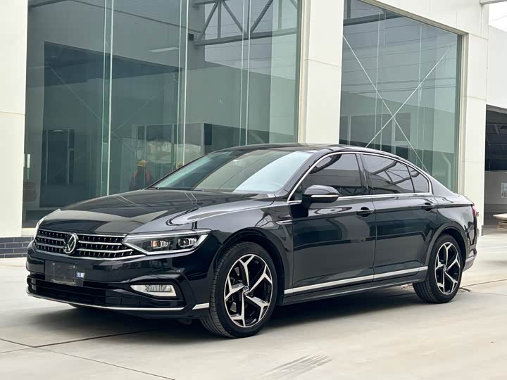 Фото 1 - Volkswagen Magotan