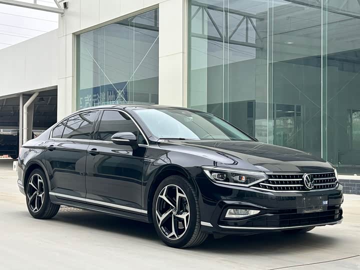 Фото 3 - Volkswagen Magotan