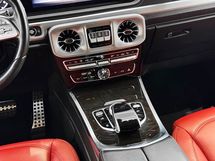 Фото 8 - Mercedes-Benz G-Class