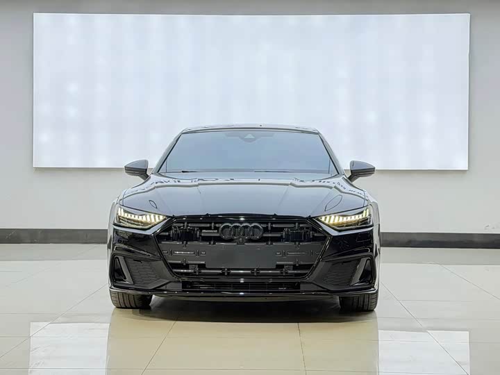 Фото 2 - Audi A7L