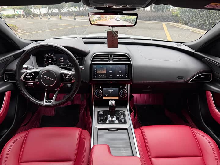 Фото 5 - Jaguar XE L