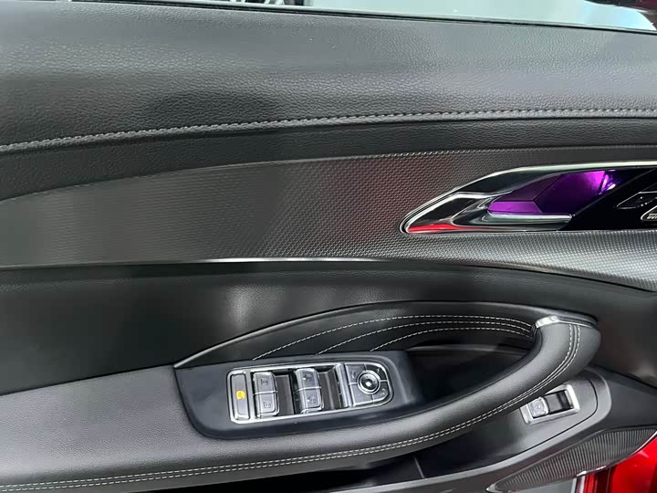 Фото 5 - Hongqi H5