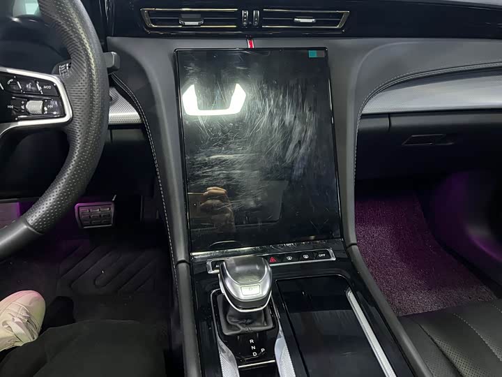 Фото 9 - Hongqi H5