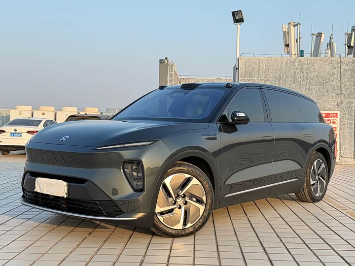 Фото 1 - Nio ES8