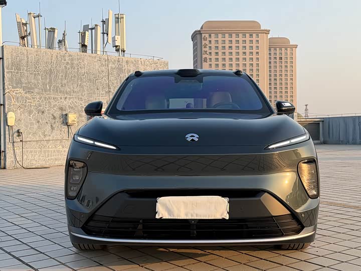 Фото 2 - Nio ES8