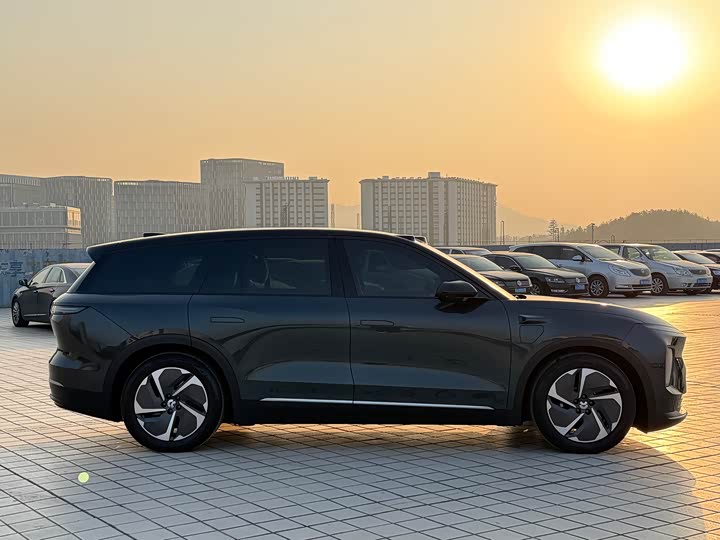 Фото 4 - Nio ES8