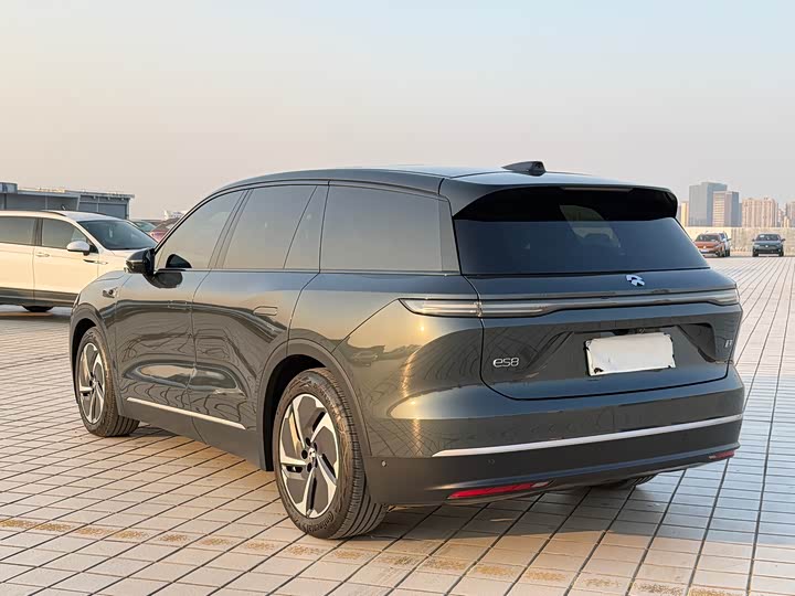 Фото 7 - Nio ES8