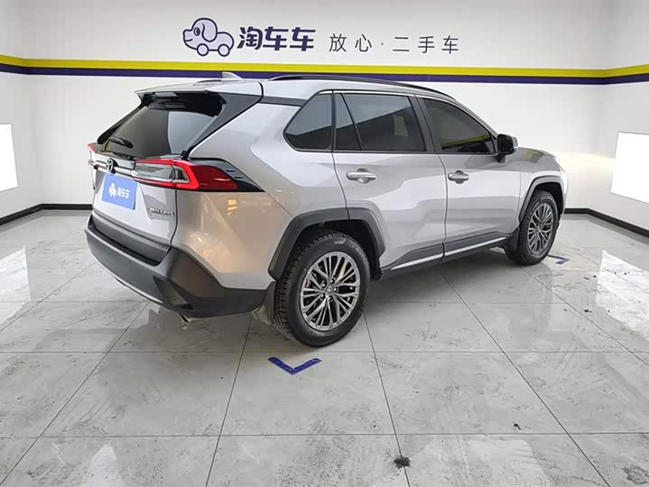 Фото 3 - Toyota Wildlander