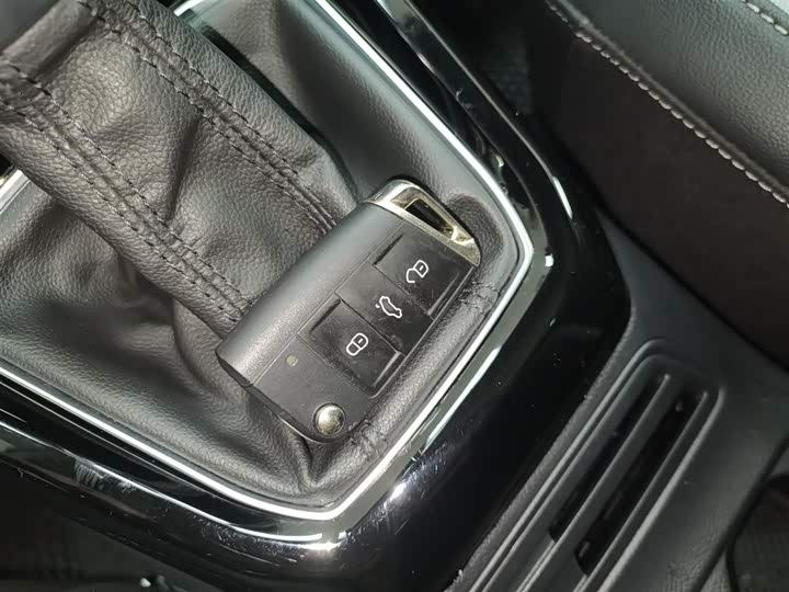 Фото 9 - Volkswagen Tacqua