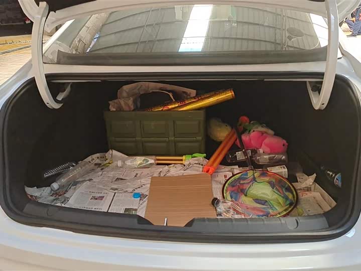 Фото 4 - Geely Preface