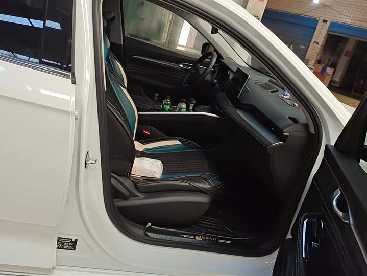 Фото 8 - Geely Preface