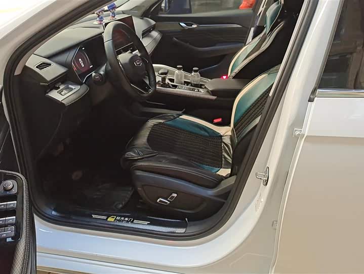 Фото 9 - Geely Preface