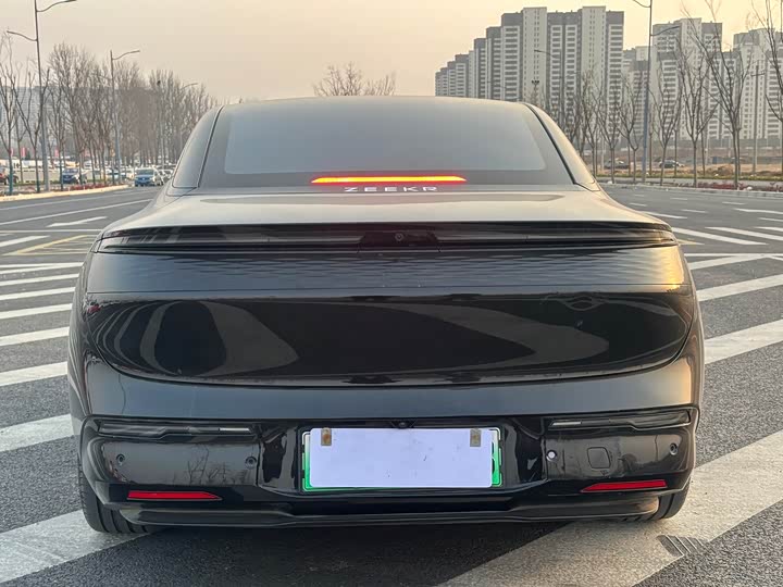 Фото 5 - Zeekr 007