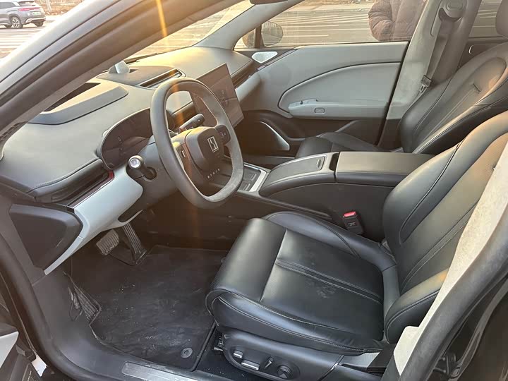 Фото 7 - Zeekr 007