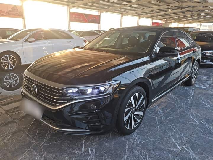 Фото 1 - Volkswagen Passat