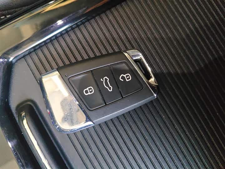 Фото 9 - Volkswagen Passat