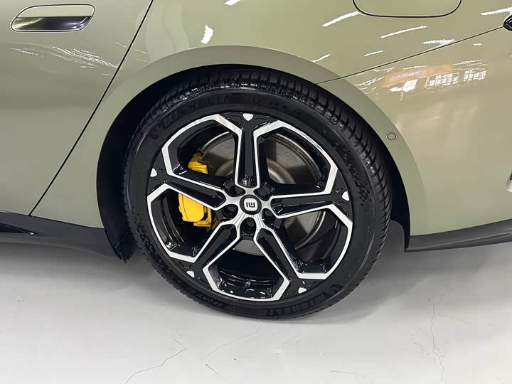 Фото 8 - Xiaomi SU7