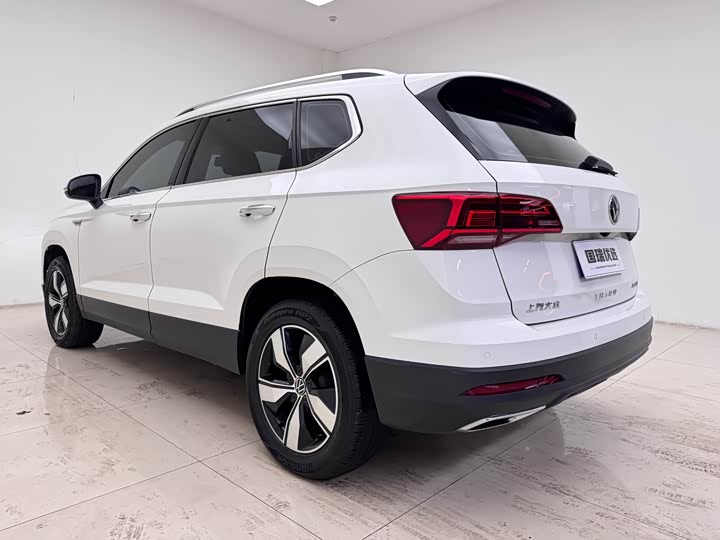 Фото 4 - Volkswagen Tharu