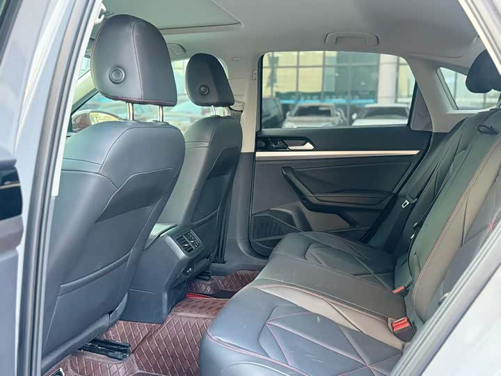 Фото 6 - Volkswagen Lavida