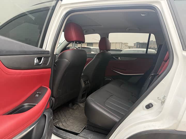 Фото 8 - Changan CS75