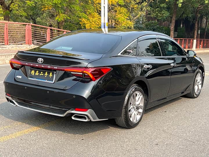 Фото 6 - Toyota Avalon