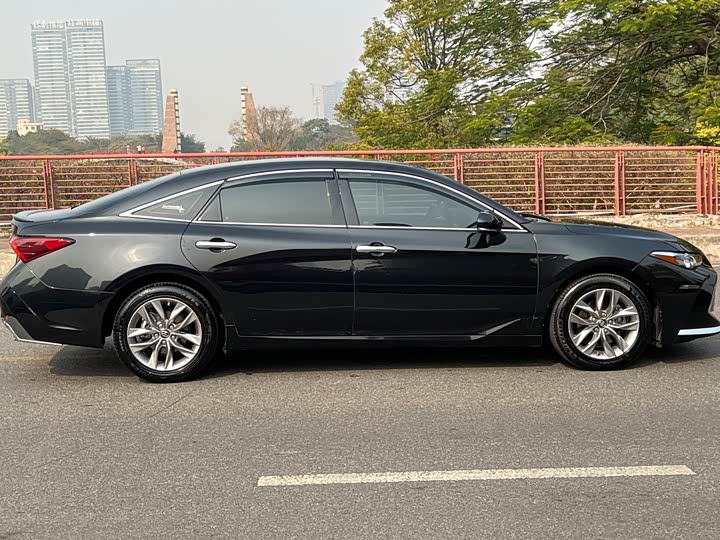 Фото 7 - Toyota Avalon