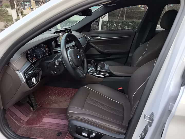 Фото 5 - BMW 5 Series