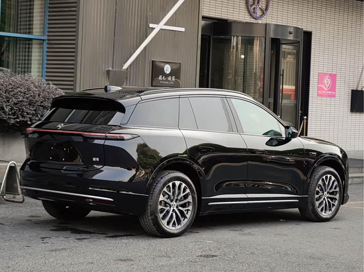 Фото 7 - Nio ES6