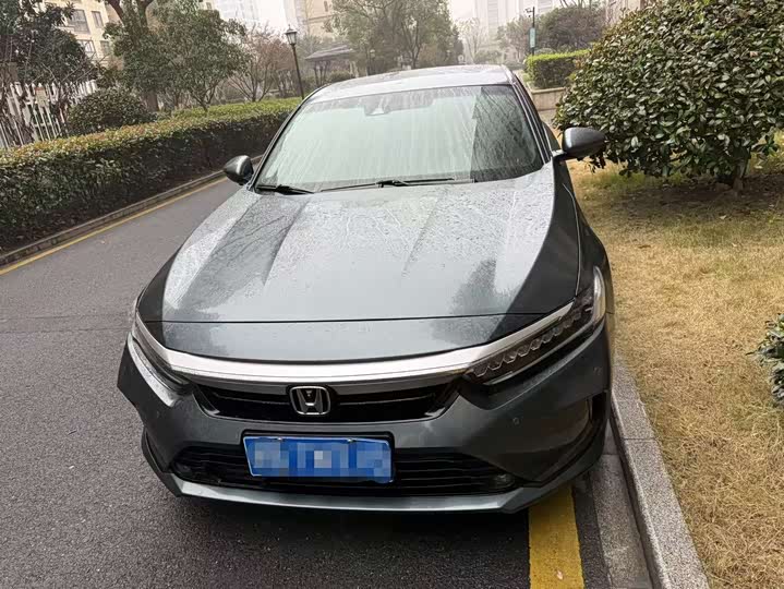 Фото 2 - Honda Inspire