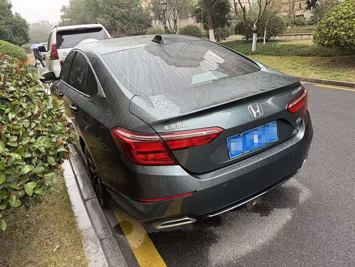 Фото 4 - Honda Inspire