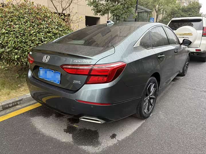 Фото 6 - Honda Inspire