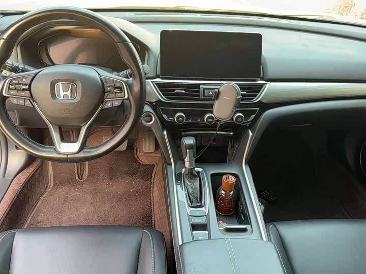 Фото 9 - Honda Inspire