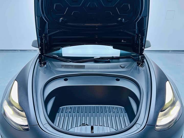 Фото 9 - Tesla Model 3