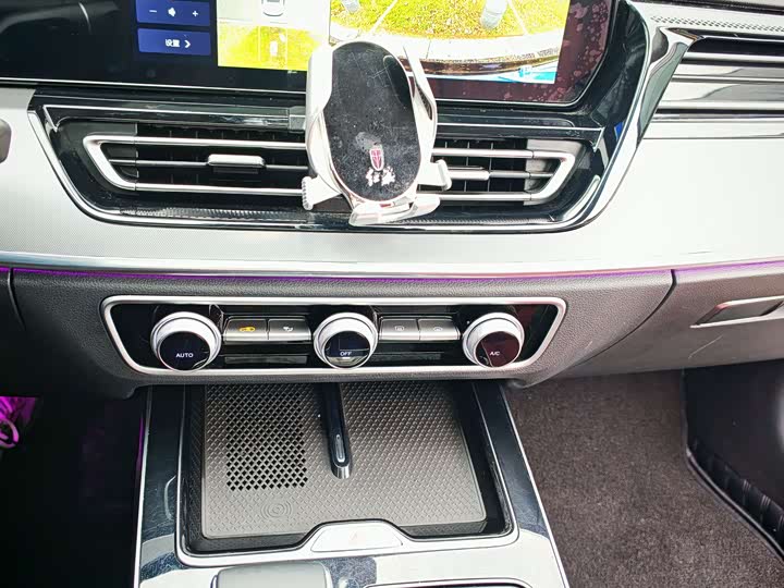 Фото 4 - Hongqi HS5