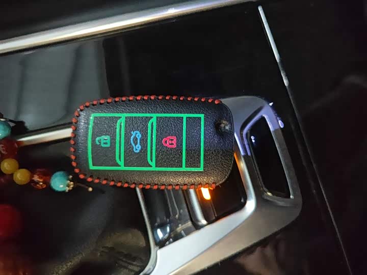 Фото 9 - Changan CS75