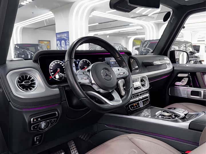 Фото 8 - Mercedes-Benz G-Class