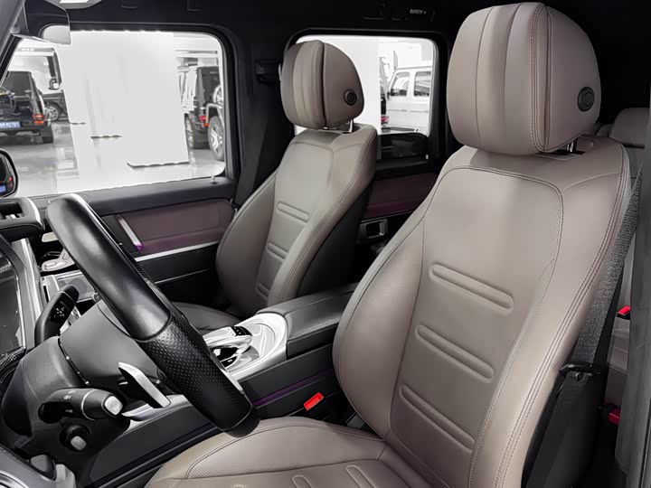 Фото 9 - Mercedes-Benz G-Class